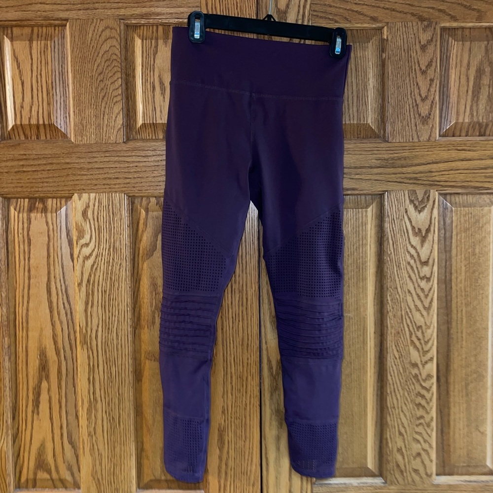 Size 6-8 Zyia Active leggings